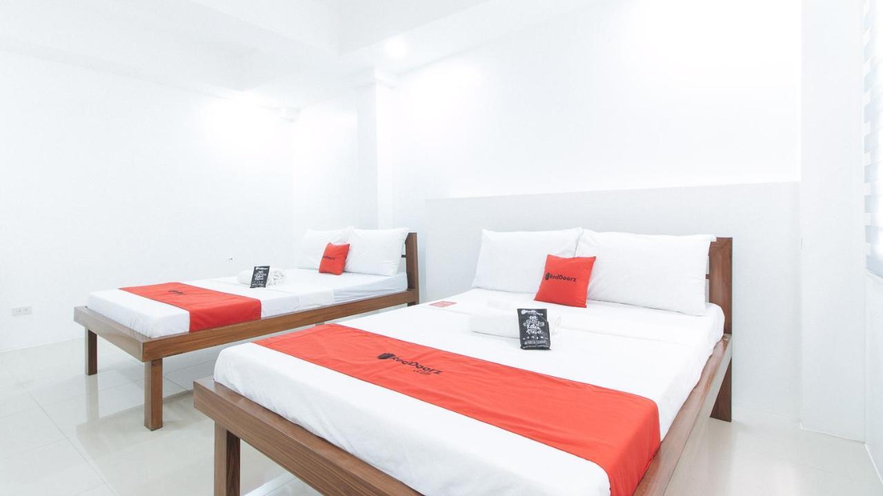 Reddoorz Plus At Dbuilders Poblacion Bgc Taguig Bagian luar foto