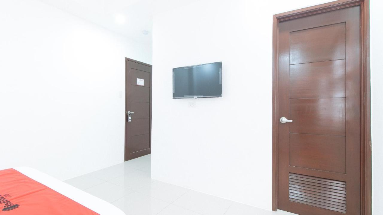 Reddoorz Plus At Dbuilders Poblacion Bgc Taguig Bagian luar foto