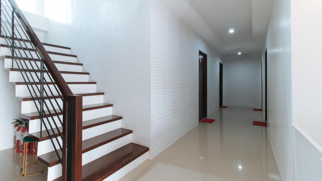 Reddoorz Plus At Dbuilders Poblacion Bgc Taguig Bagian luar foto