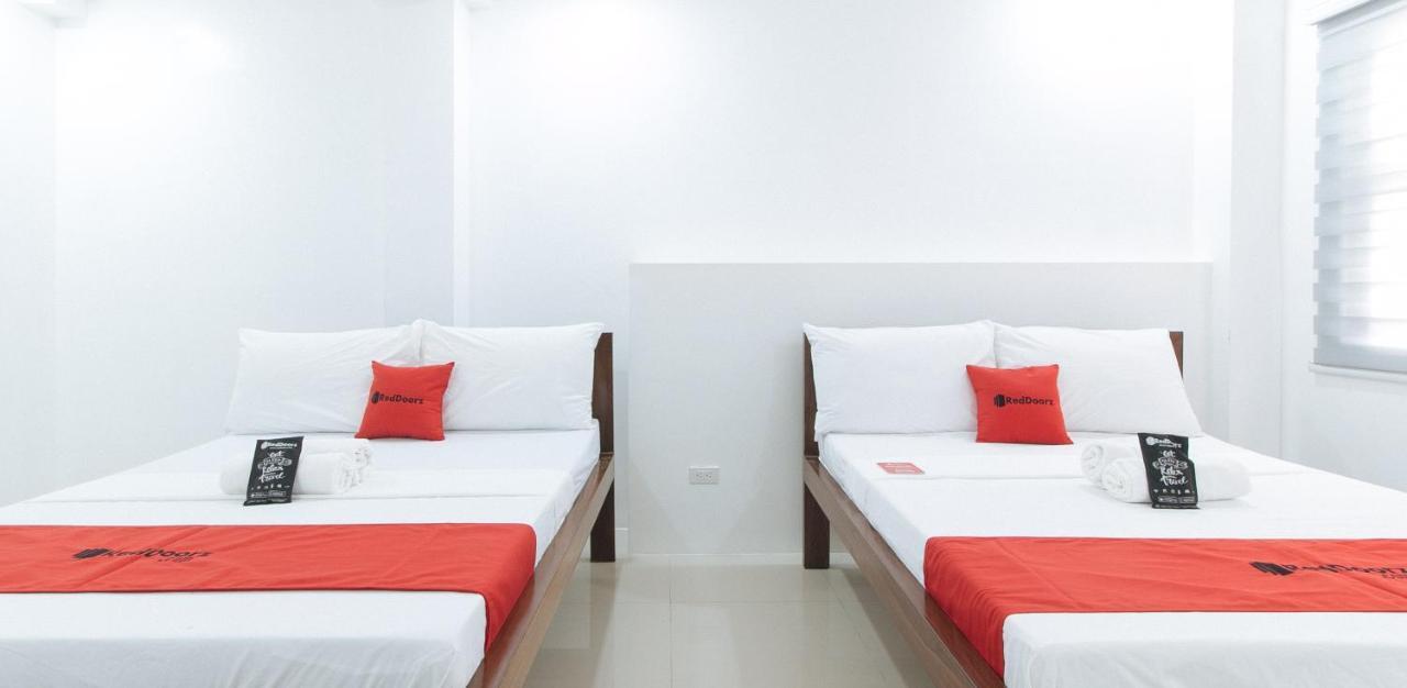 Reddoorz Plus At Dbuilders Poblacion Bgc Taguig Bagian luar foto
