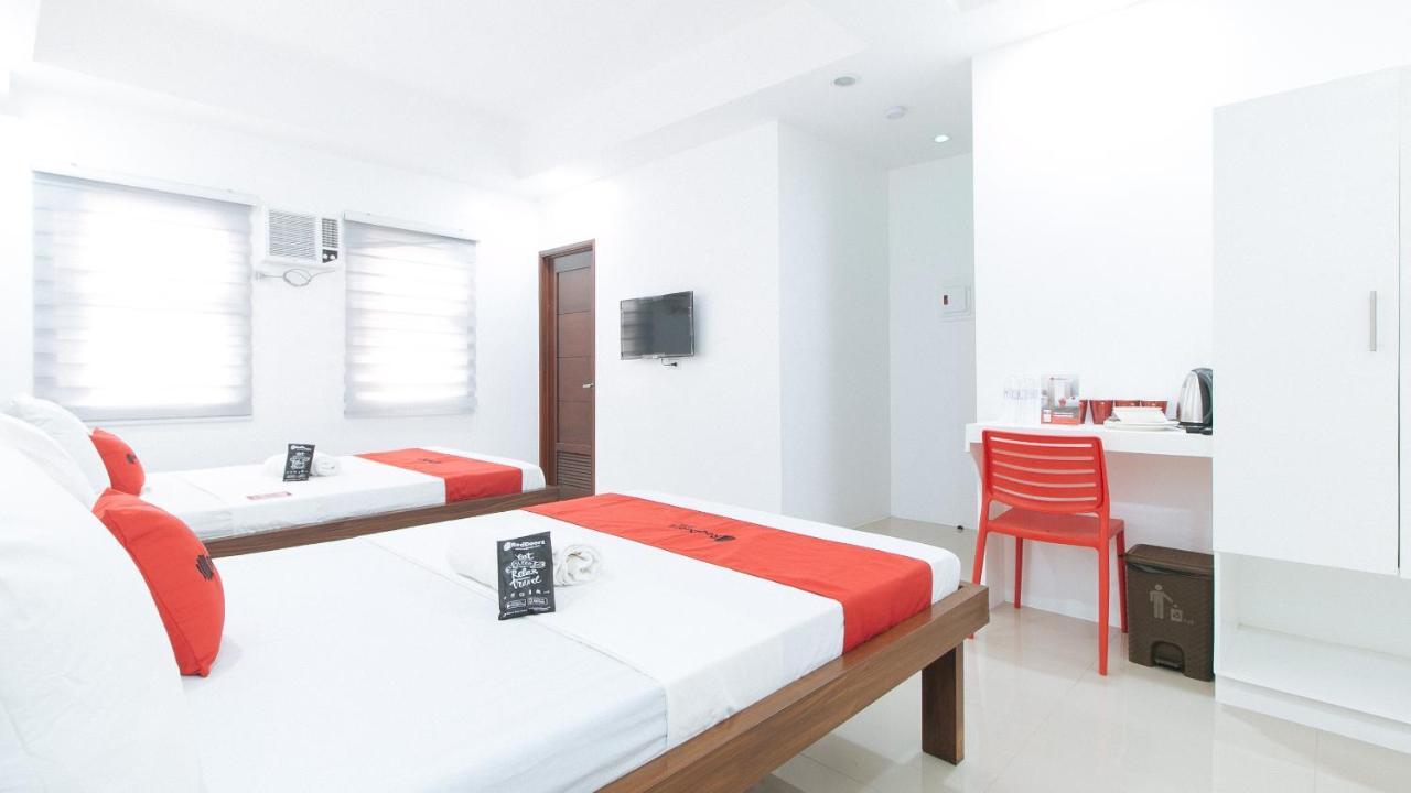 Reddoorz Plus At Dbuilders Poblacion Bgc Taguig Bagian luar foto
